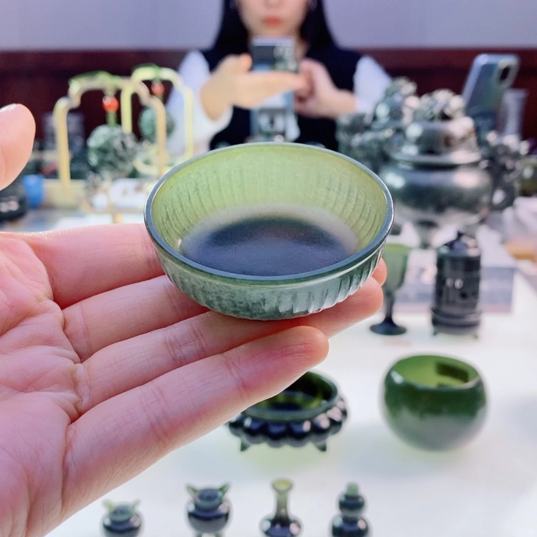 未镶嵌和田玉（青玉）摆件