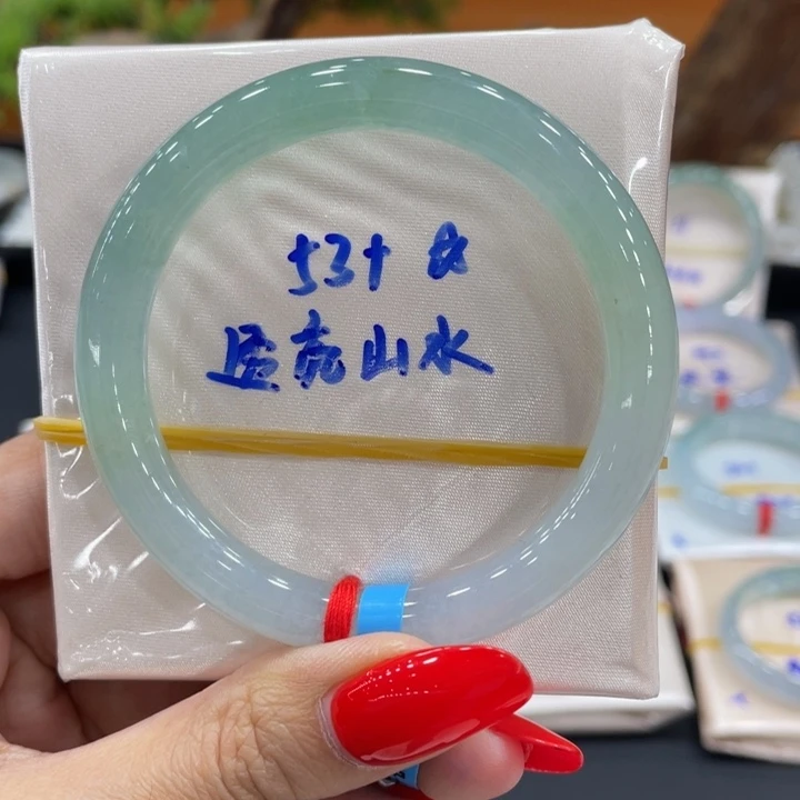 翡翠未镶嵌手镯缅甸翡翠