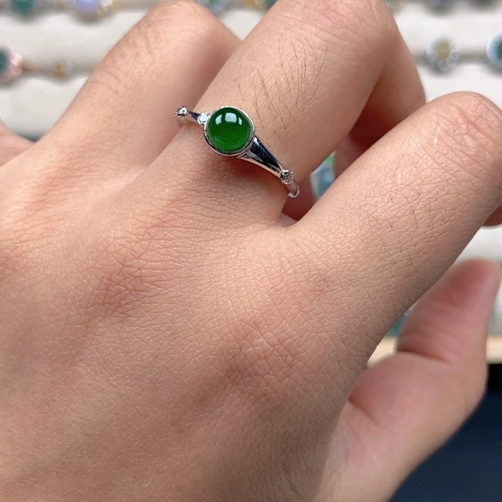 翡翠未镶嵌戒指戒指