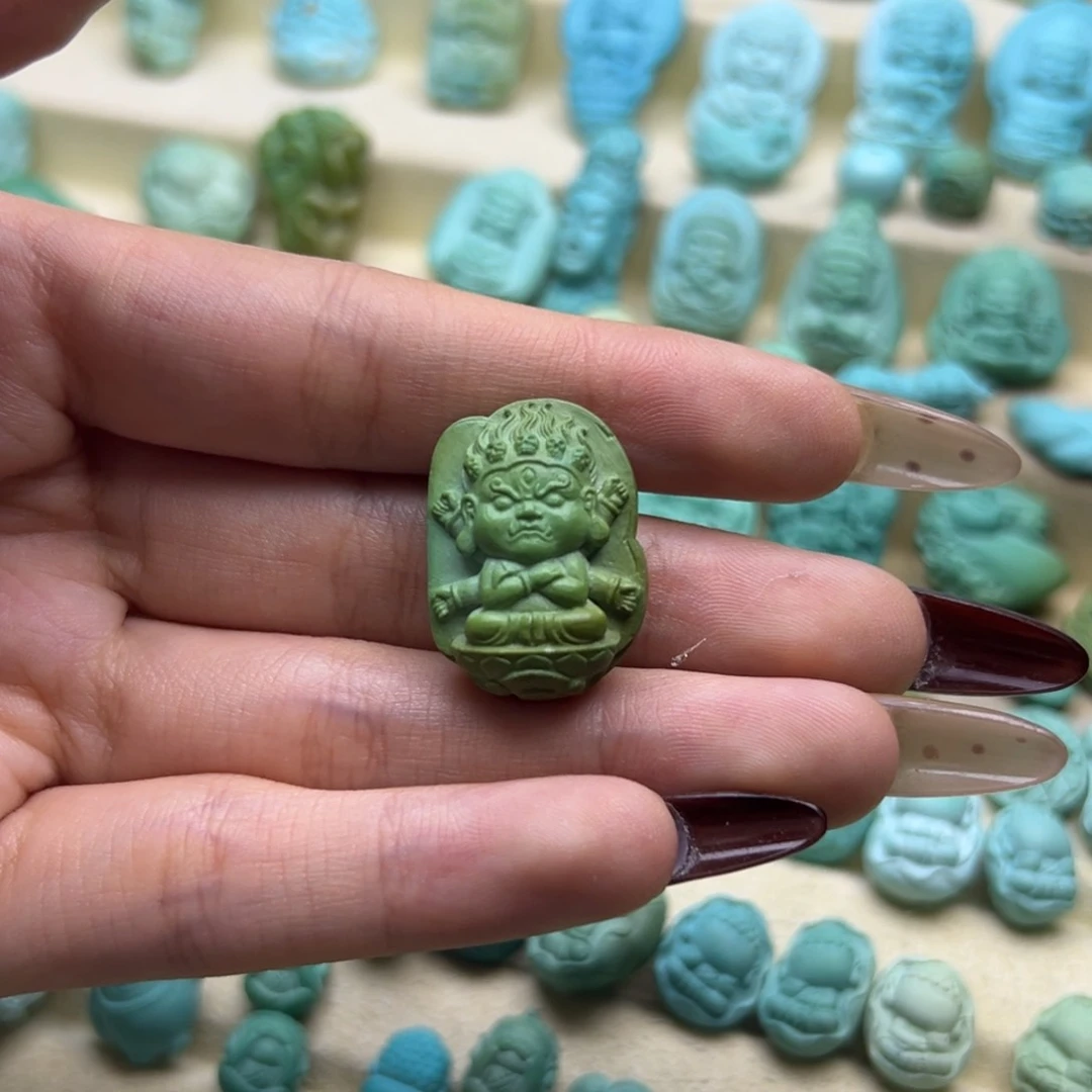 未镶嵌绿松石颈饰