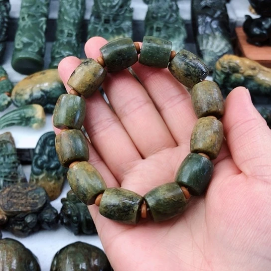 未镶嵌手串岫岩河磨玉（透闪石质玉）