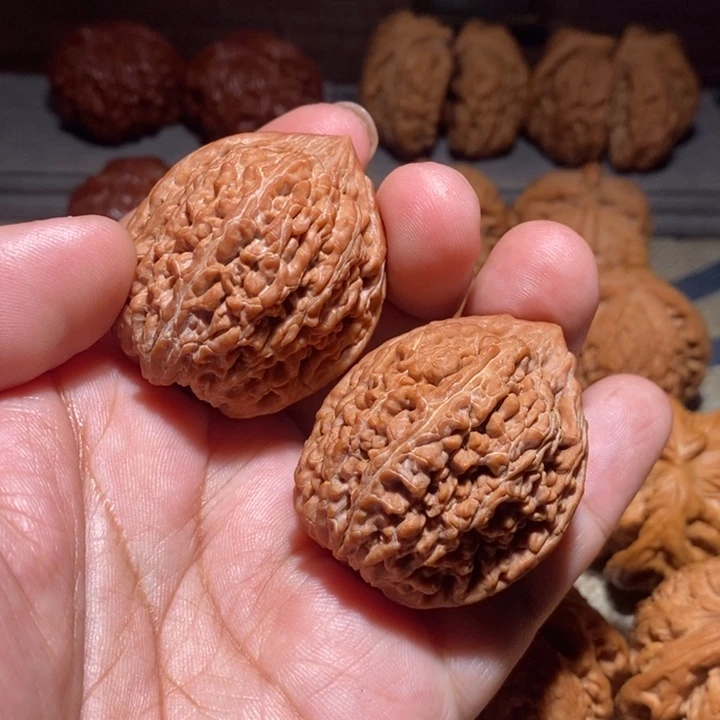 冷***漠吊坠文玩核桃核桃