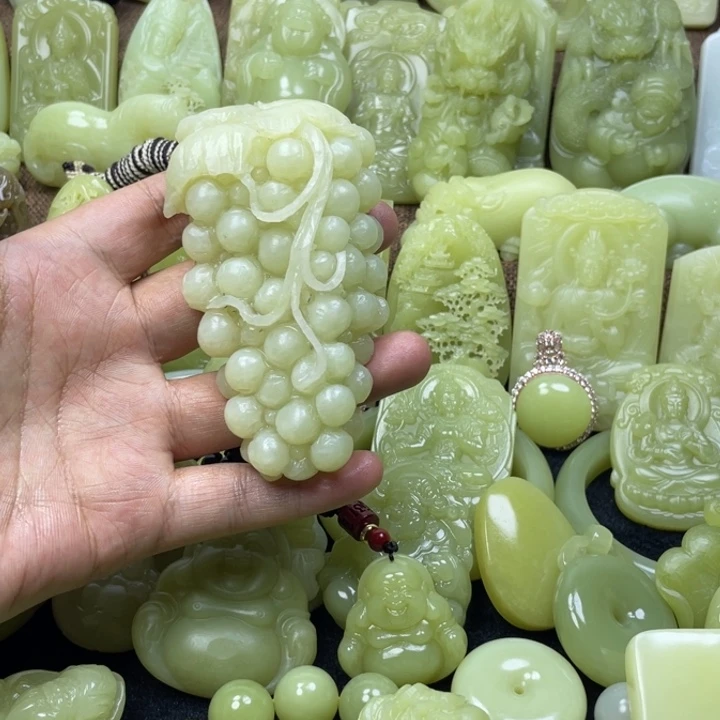 和田玉（黄玉）未镶嵌颈饰