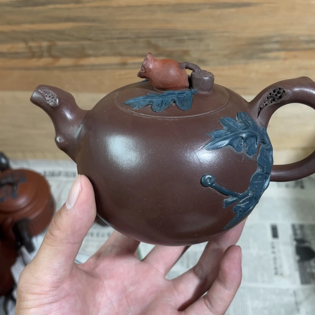 紫砂茶壶老厂紫砂壶一件。