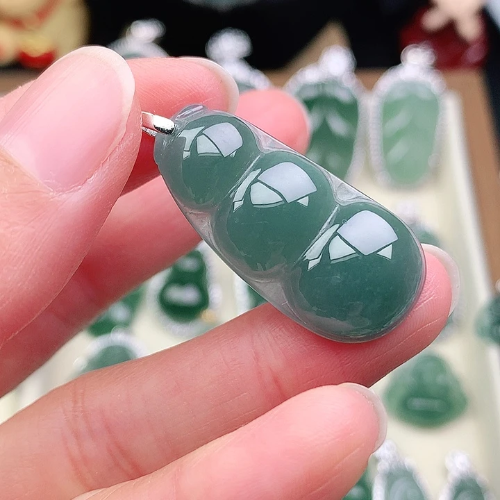 颈饰未镶嵌翡翠吊坠