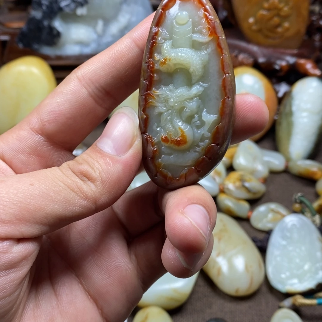 和田玉未镶嵌把件