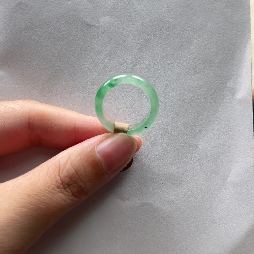 未镶嵌石英质玉戒圈