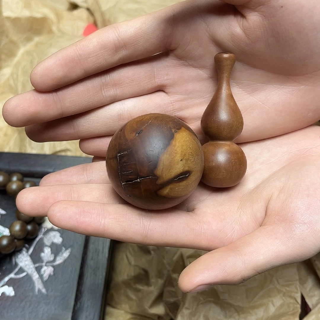 大叶紫檀（黑酸枝木类）