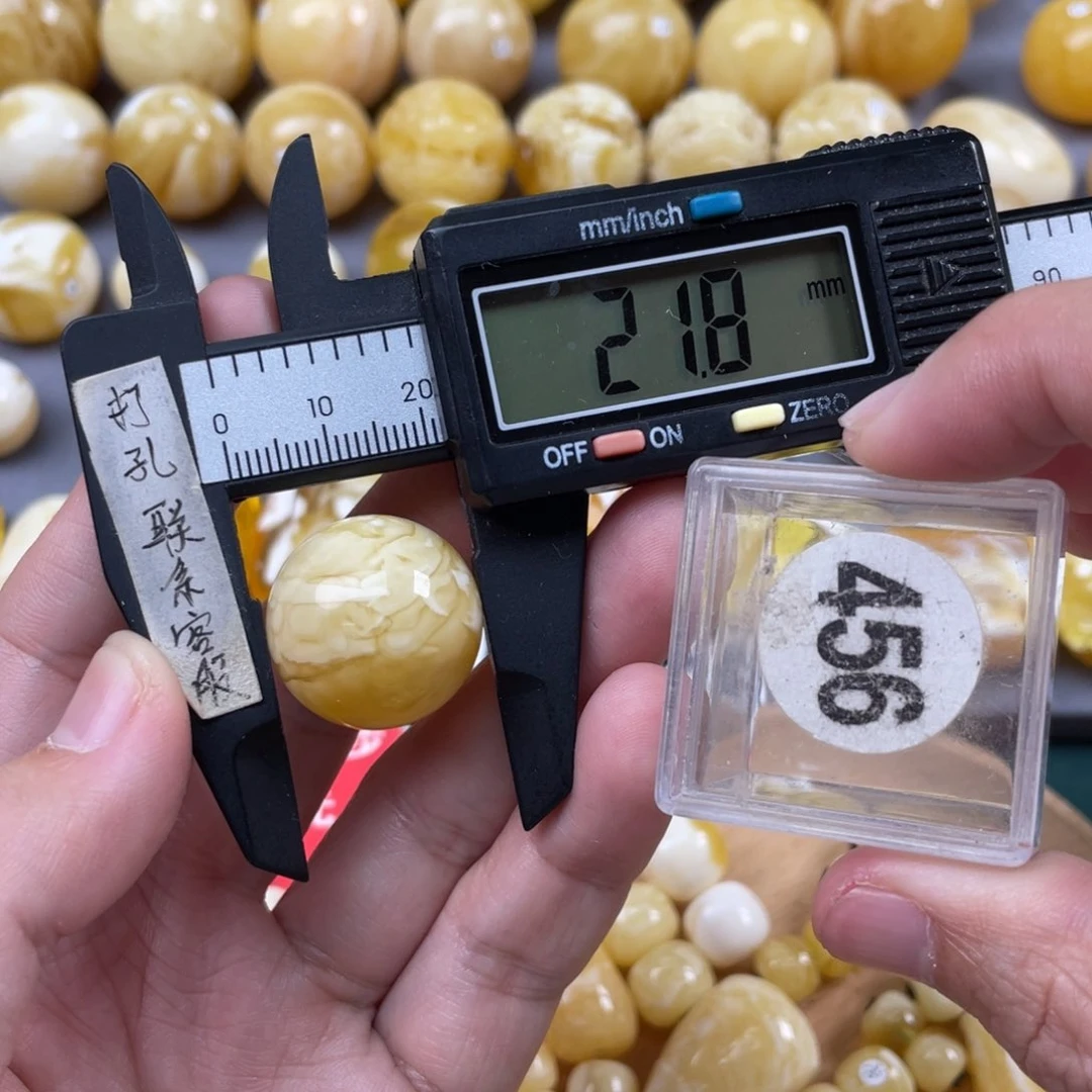 蜜蜡珠宝奇石未镶嵌