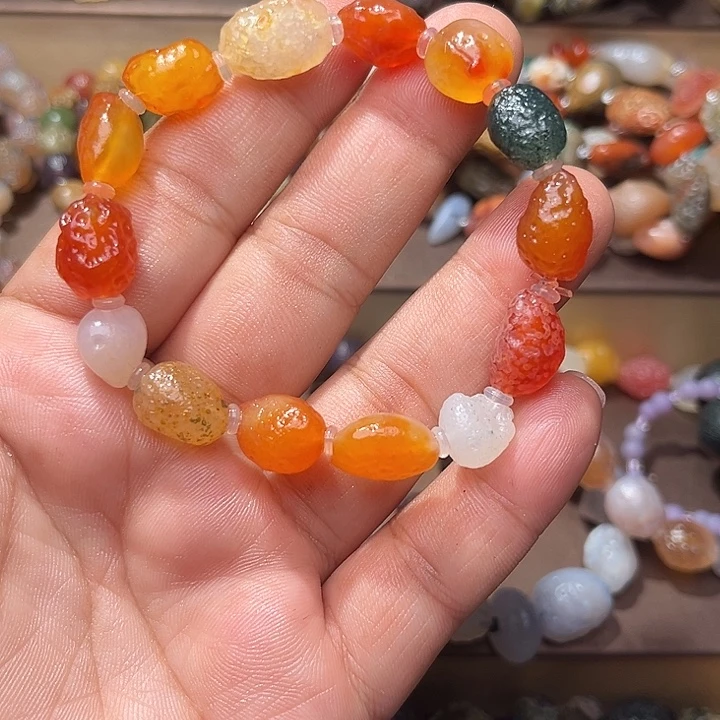 阿拉善彩玛瑙手串