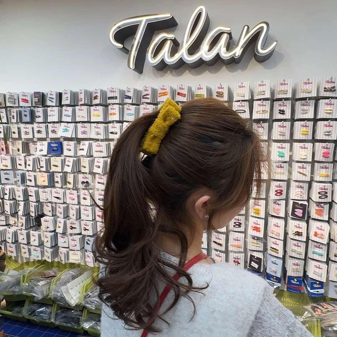 姜黄色香蕉夹哦哦哦