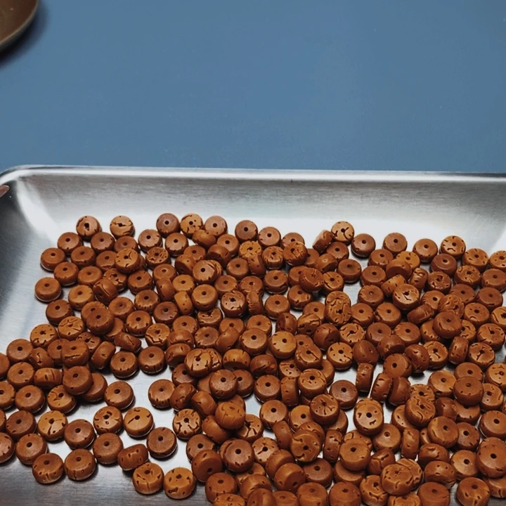 大*桃核脖挂核片8.4花皮色差250颗