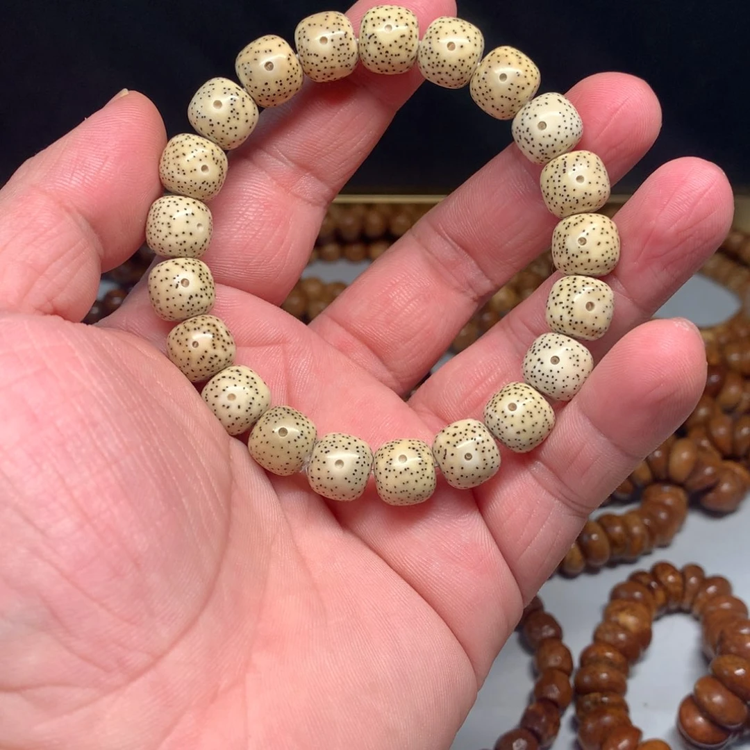 吊坠星月菩提海南原生态11老型散星