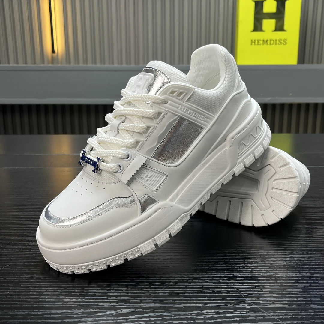 【8ZZ8名品】HEMDISS轻便潮鞋透气男士防滑休闲鞋百搭板鞋白色时尚