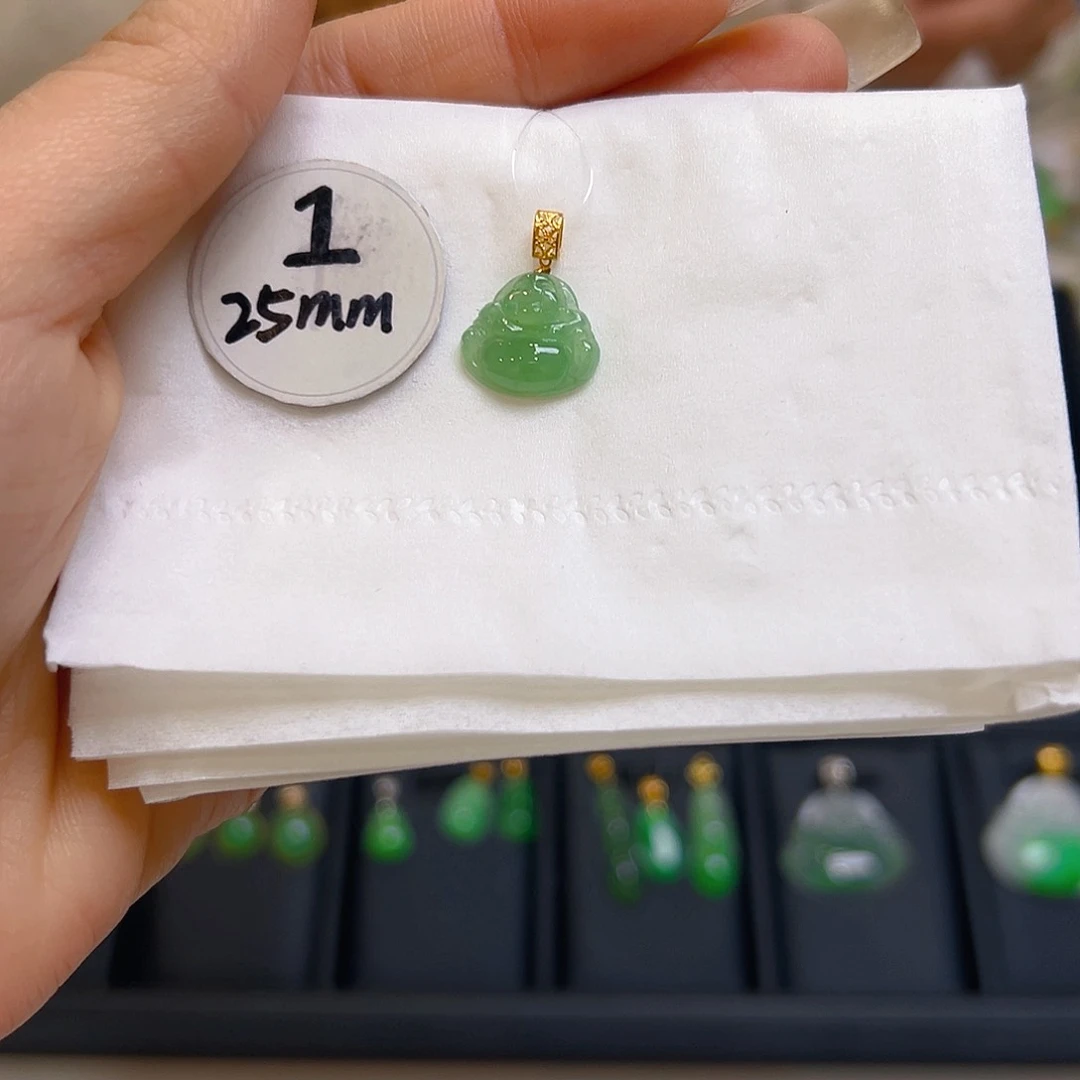 翡翠颈饰18K金镶嵌翡翠