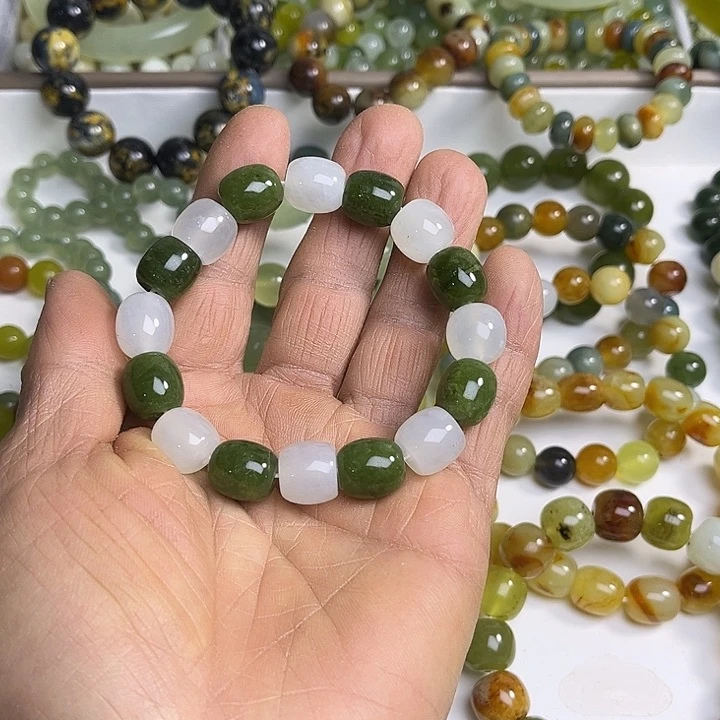 合金蛇纹石玉颈饰