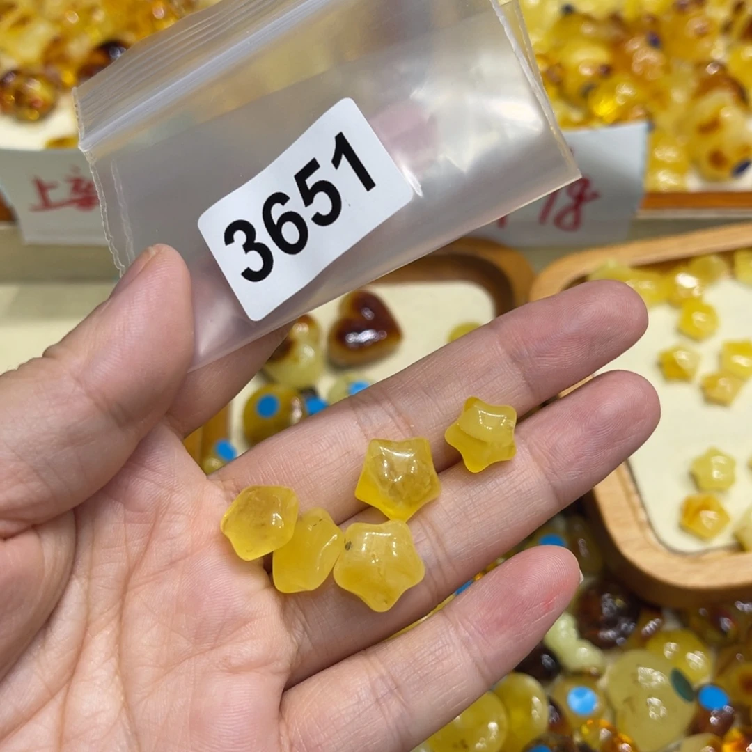 琥珀未镶嵌珠宝奇石