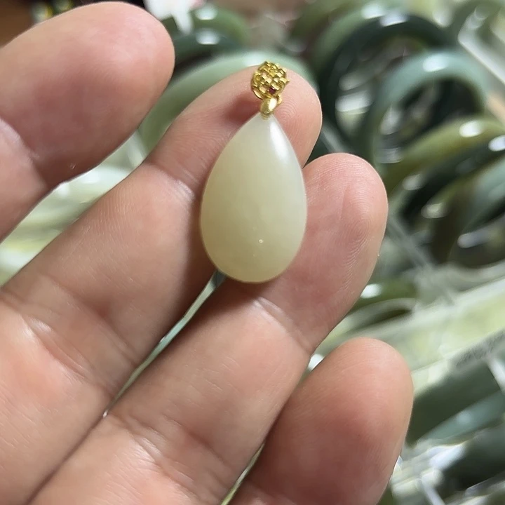 和田玉（糖玉）手镯未镶嵌