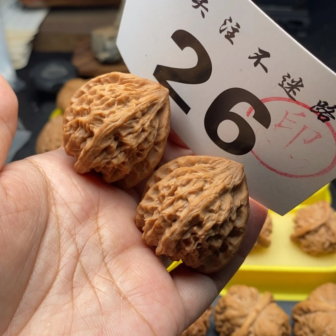 文玩核桃吊坠38血灯笼