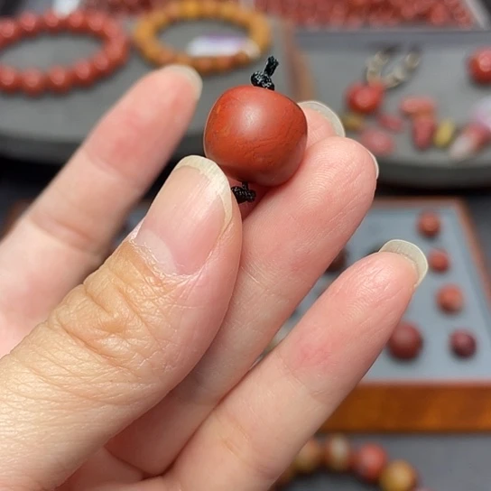 南红玛瑙单珠14mm多样性发未镶嵌