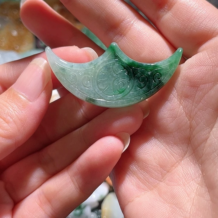 颈饰未镶嵌翡翠天