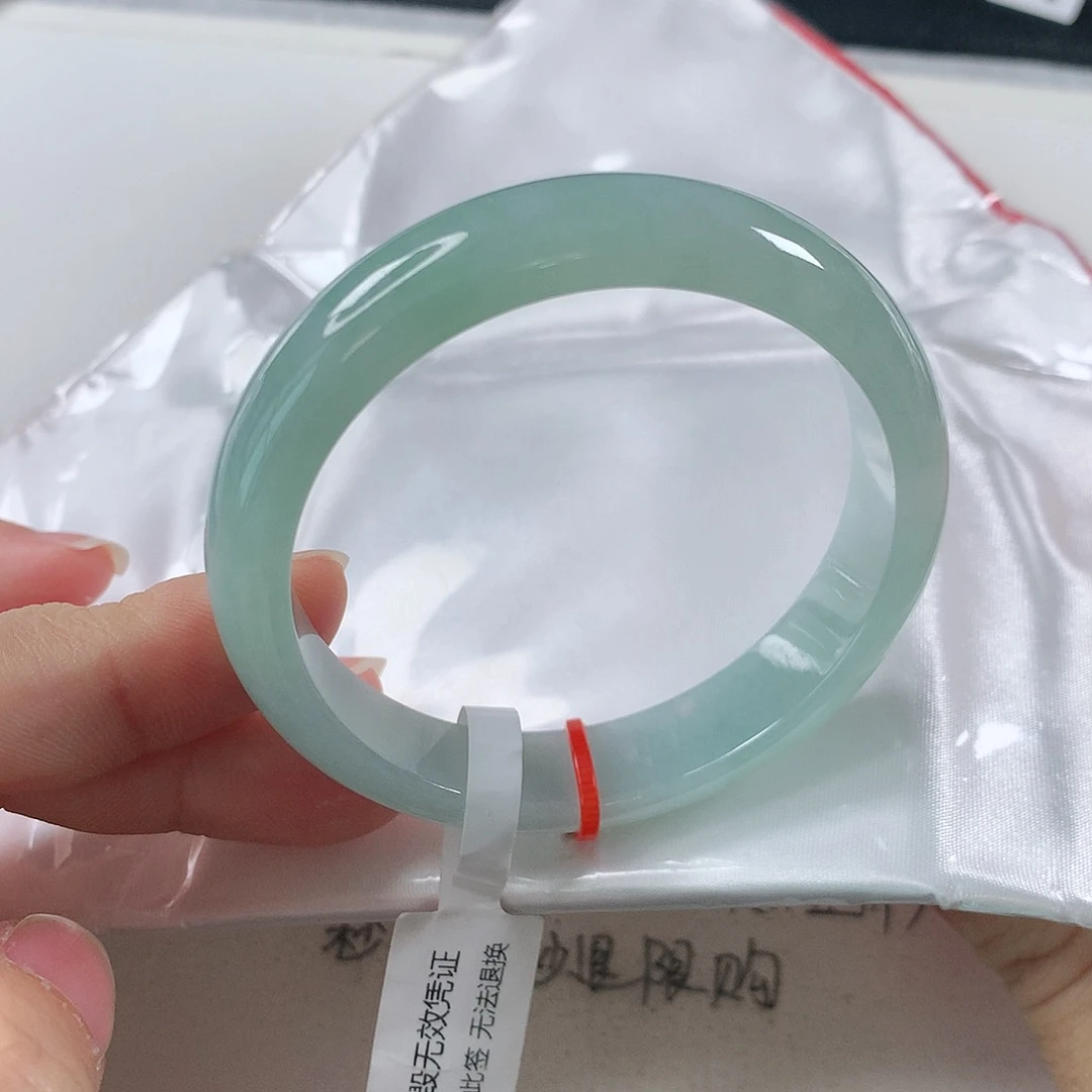翡翠手镯未镶嵌①①⑥