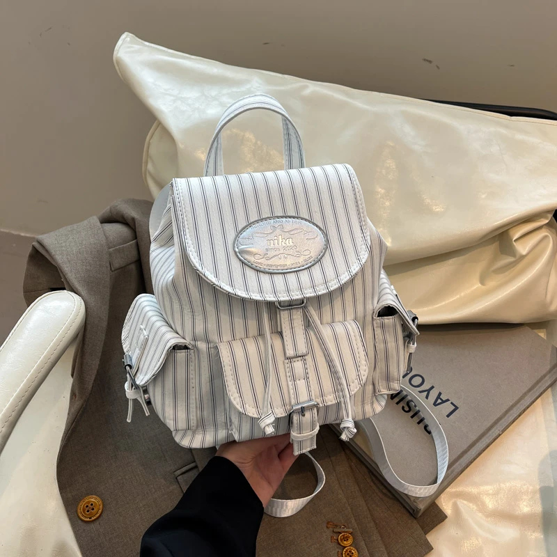 百搭休闲双肩包女时尚2025新款小众设计学生上课书包出行旅游背包