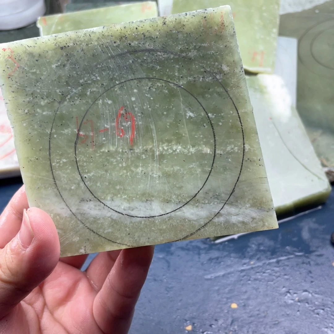 兰***澈和田玉未镶嵌珠宝奇石