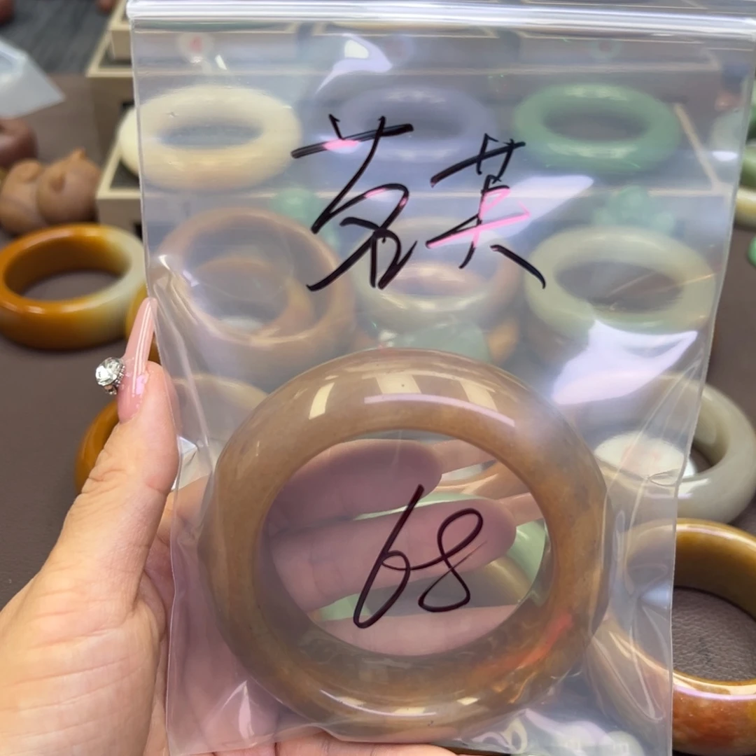 未镶嵌手镯石英岩玉茗*
