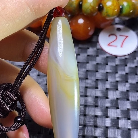 未镶嵌颈饰玛瑙/玉髓易*