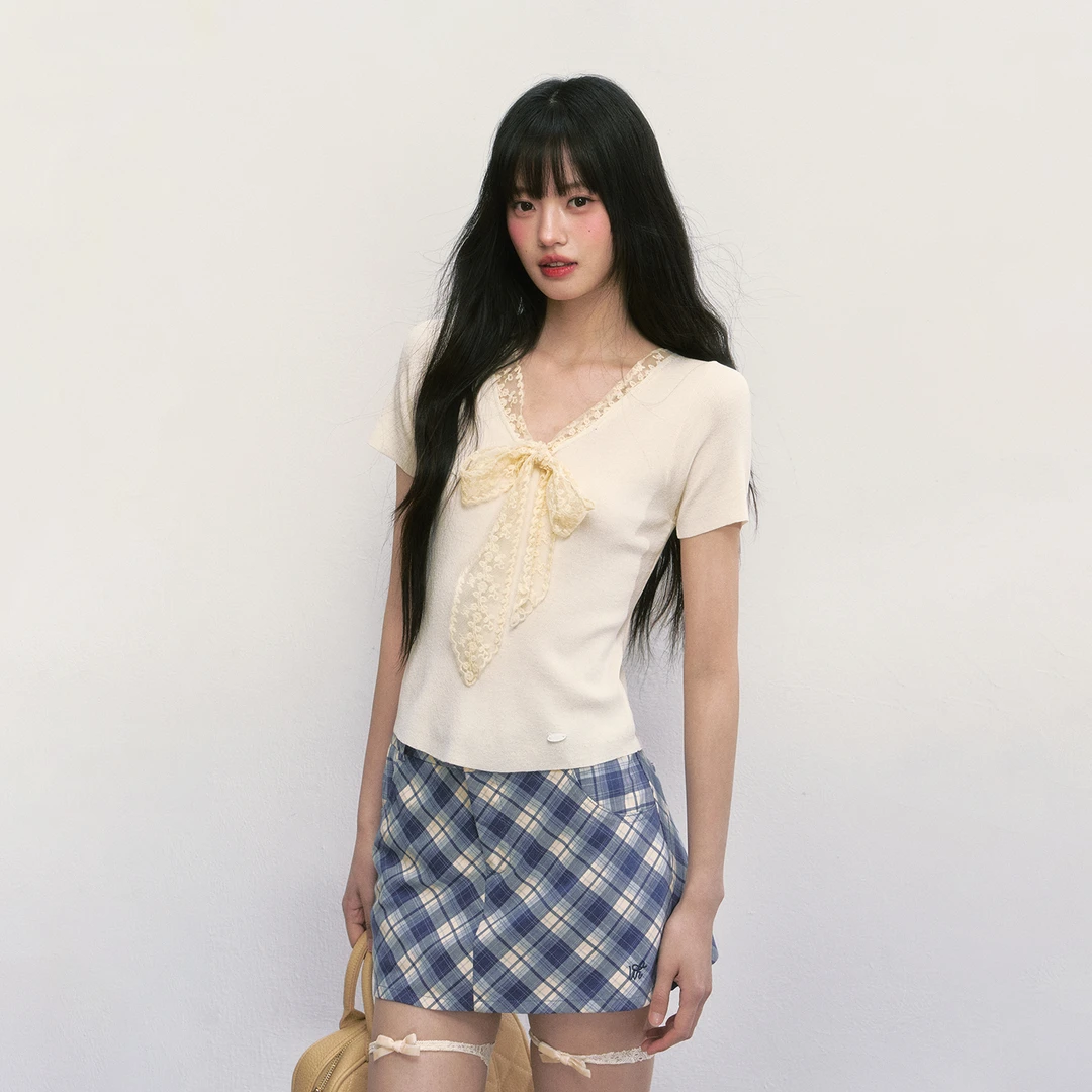 weekendhub蕾丝v领短袖t恤女2025新款设计感上衣独特超好看夏季