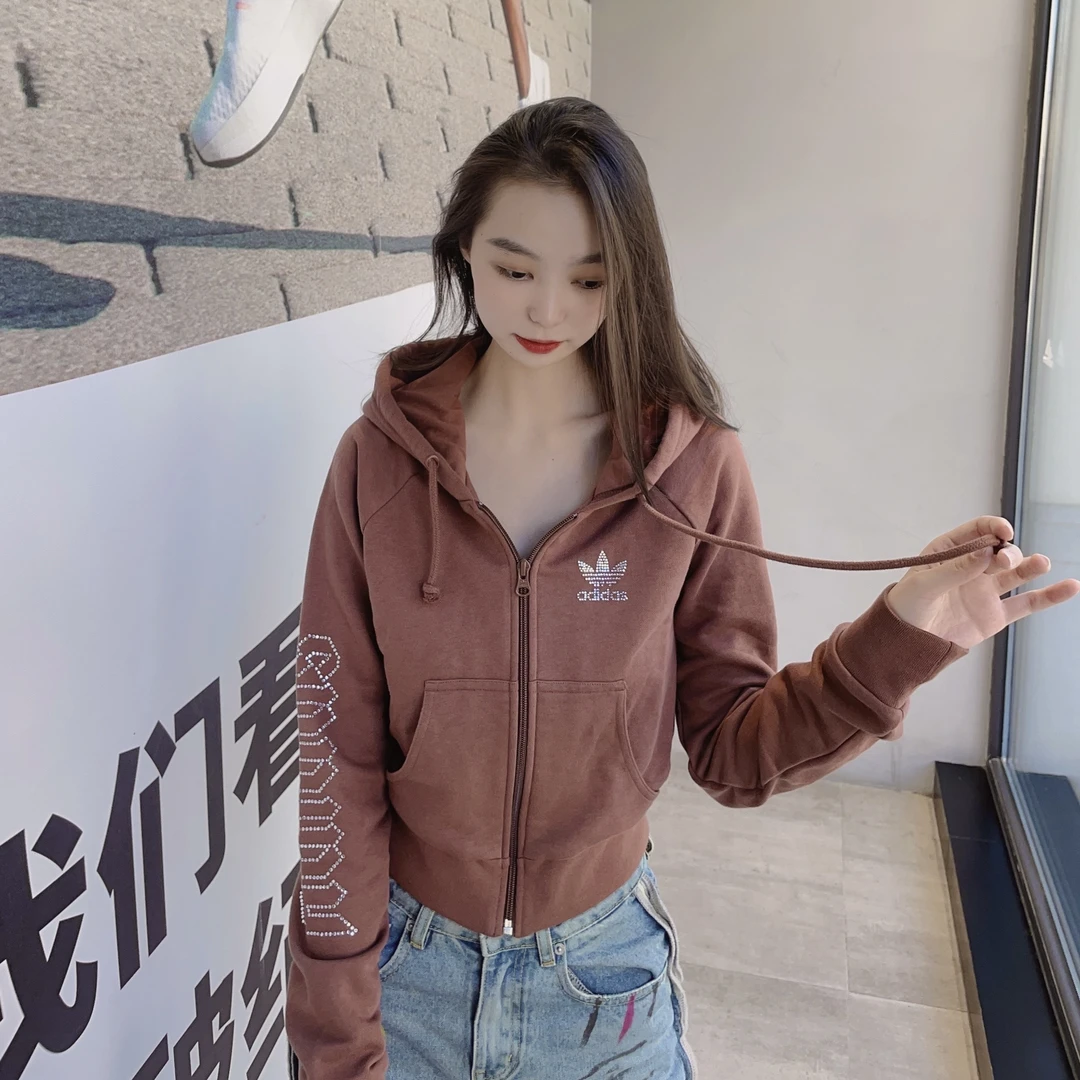 阿迪达斯百搭显瘦烫钻连帽运动长袖短款外套 HF6768