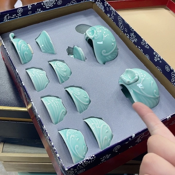 孤品茶具套装等。