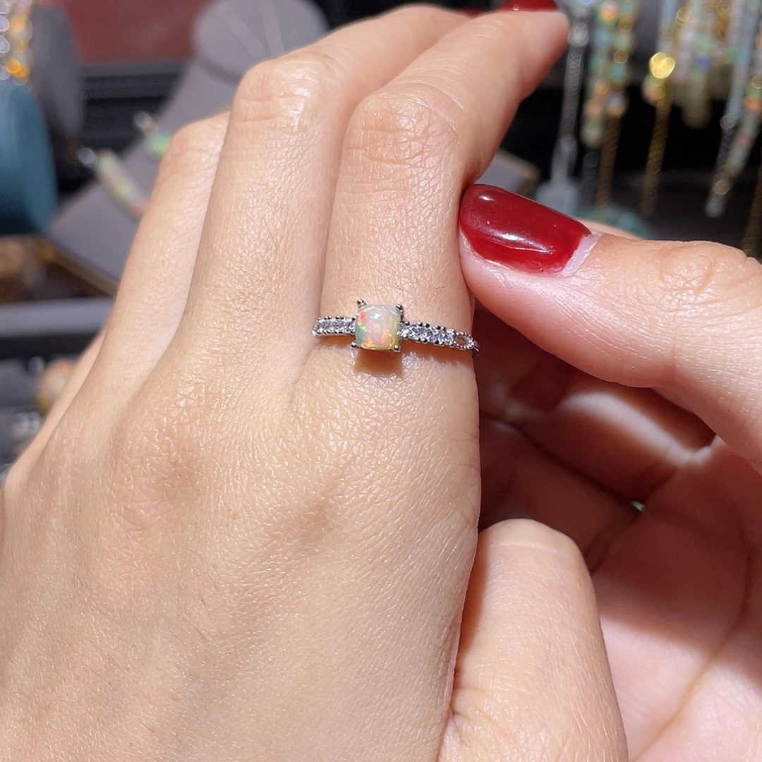 银S925镶嵌欧泊戒指）