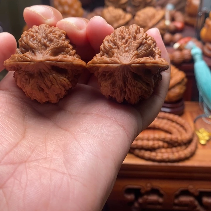 沐***余把件文玩核桃凹地