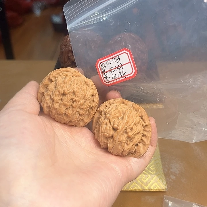 把件文玩核桃白狮子