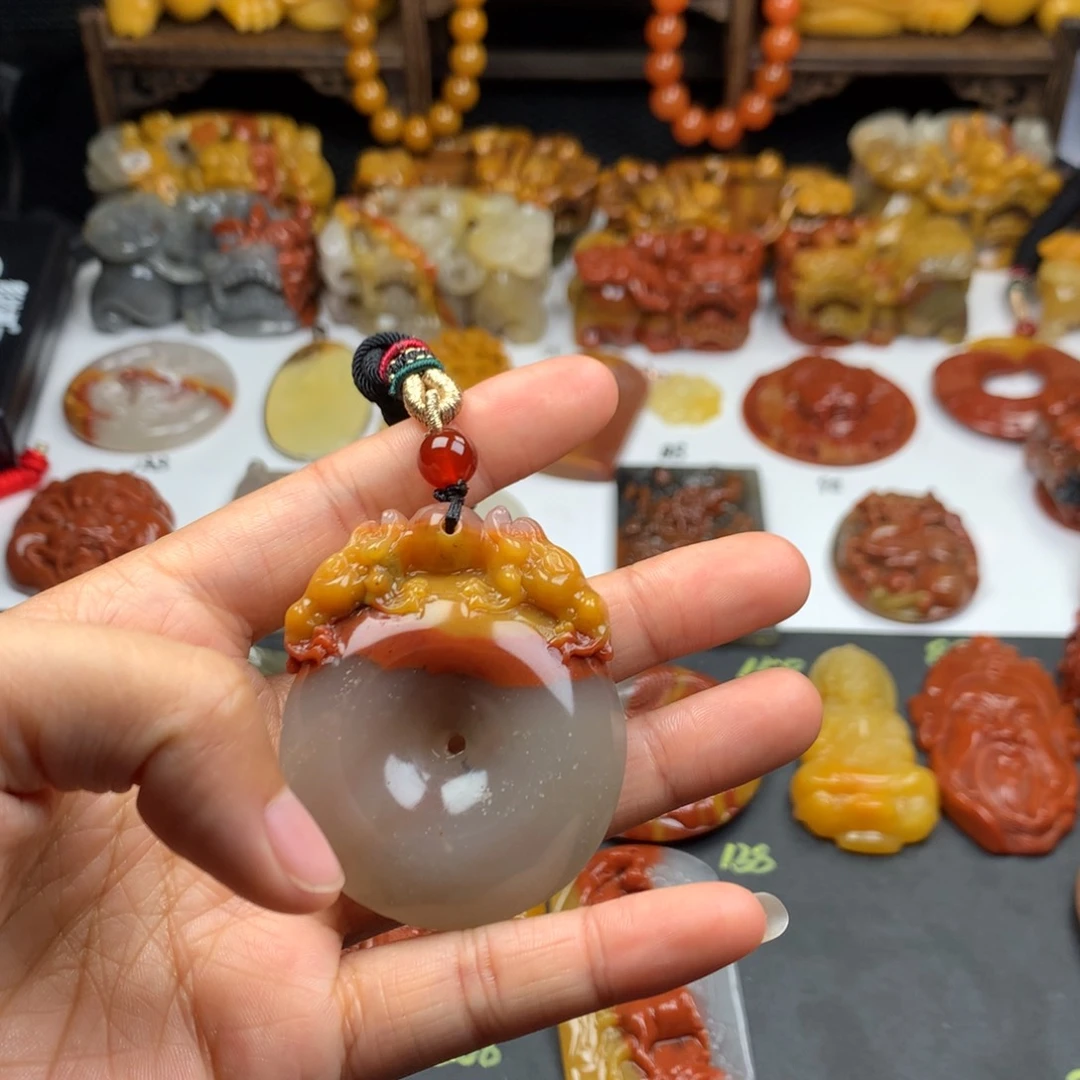石英质玉（黄龙玉）挂件未镶嵌
