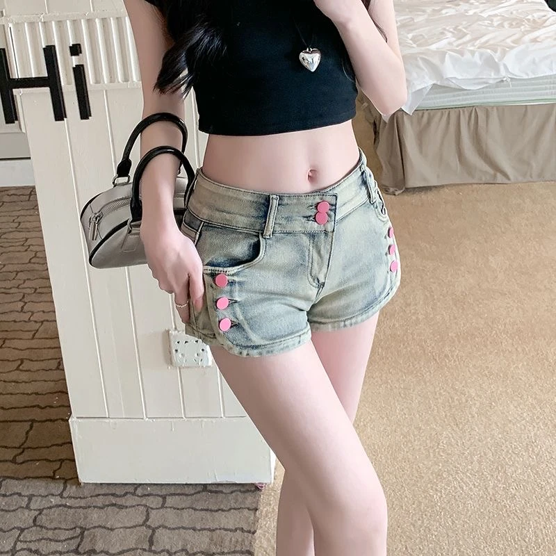 美式高街复古纽扣牛仔短裤女夏季辣妹低腰显瘦紧身包臀直筒热裤子