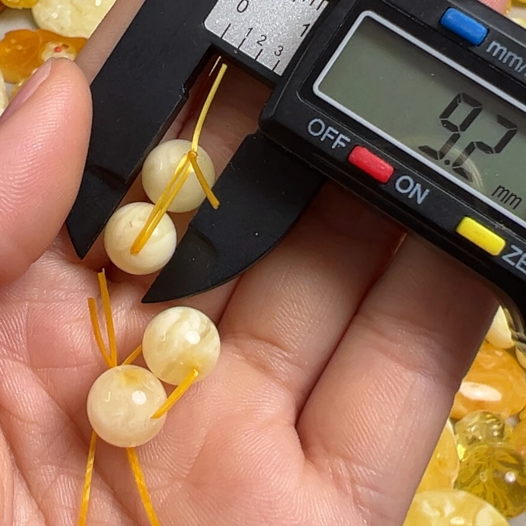 蜜蜡未镶嵌裸石多样性发一个，微瑕