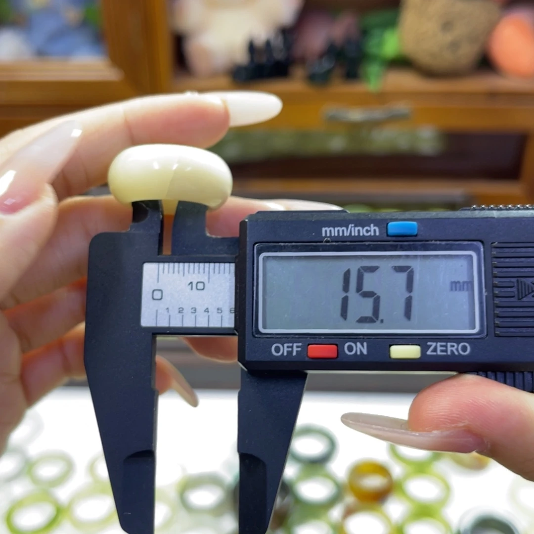 蛇纹石玉未镶嵌手镯25