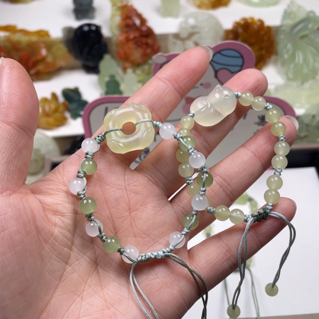 蛇纹石玉未镶嵌颈饰