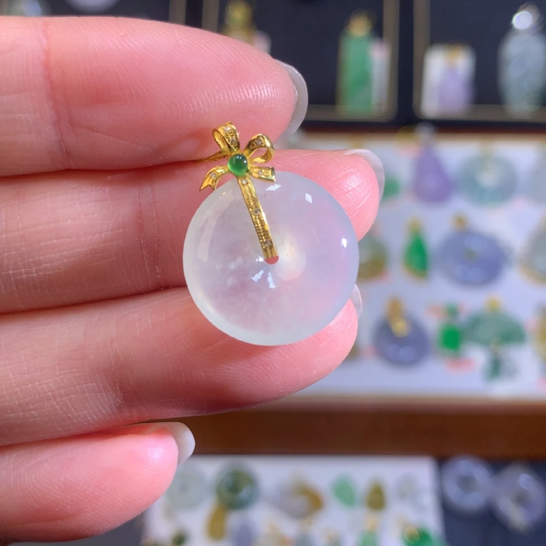 翡翠18K金镶嵌颈饰