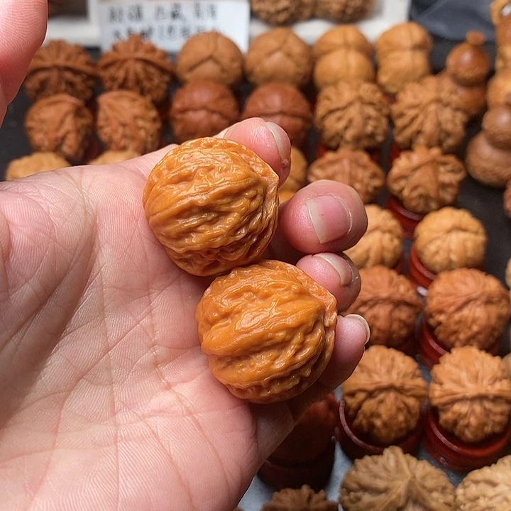 文玩核桃吊坠粗筋