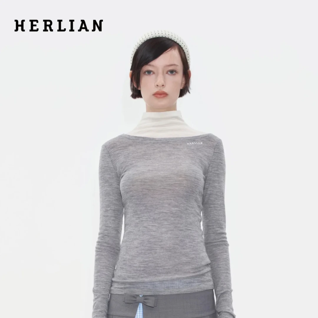 HERLIAN2025年秋季新品女士假两件拼色设计简约字母装饰打底衫