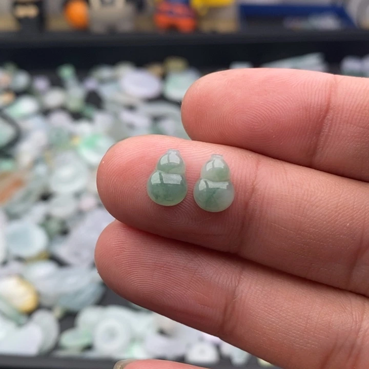 翡翠未镶嵌吊坠(不含链)021