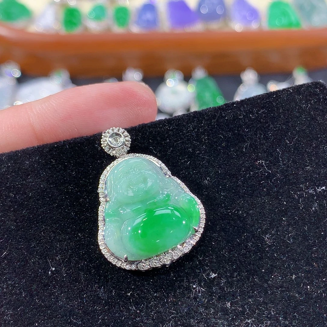 翡翠18K金镶嵌颈饰