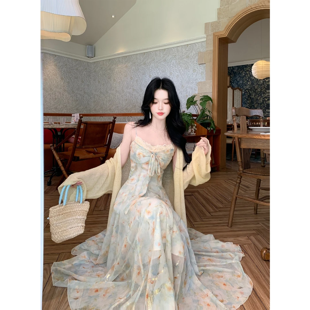 涟心蕊 氛围感清新碎花收腰烫金大裙摆蝴蝶结吊带连衣裙