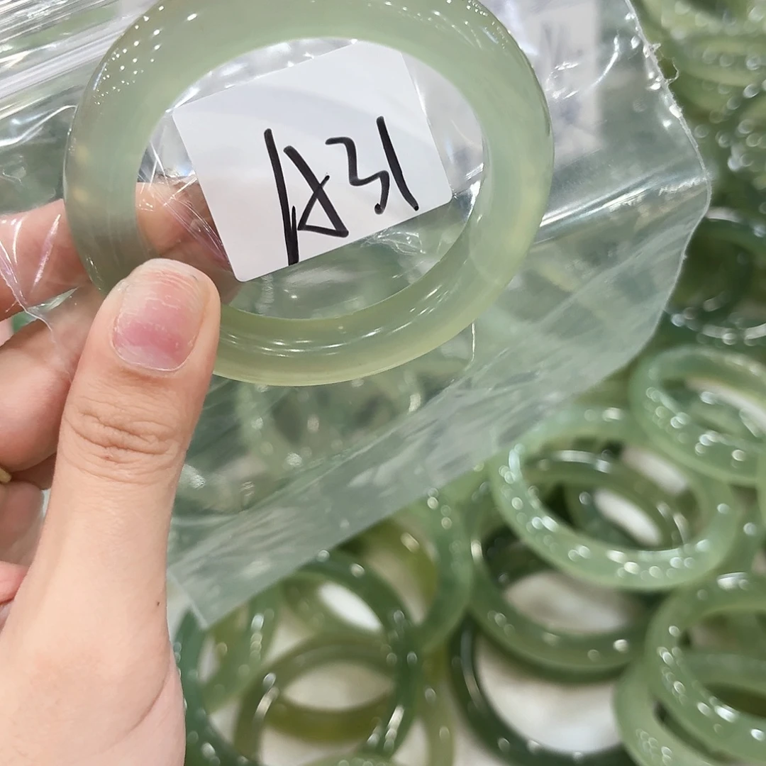 小***浅岫玉未镶嵌手镯333