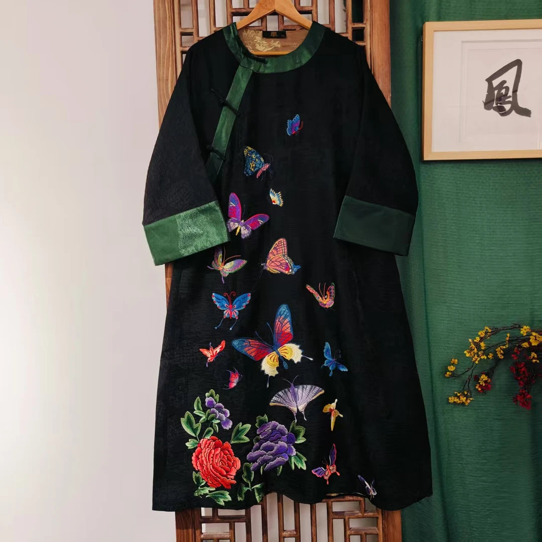 （HY1083）凤徕兮私人定制黑色福禄底彩蝴蝶刺绣绿边袖盘扣袍子风衣