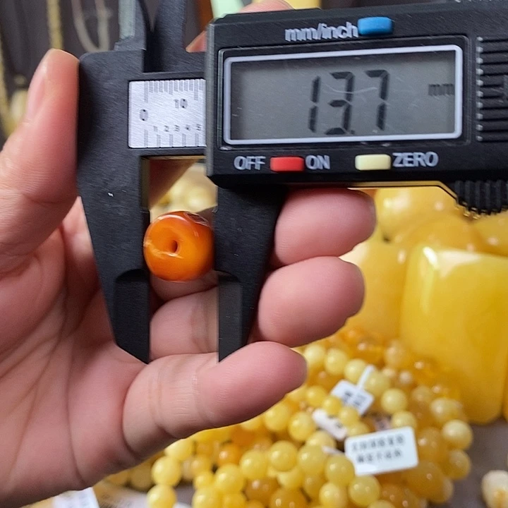 琥珀未镶嵌裸石墩子